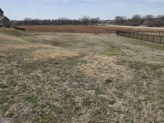 3rd image of 10015 S 31st St