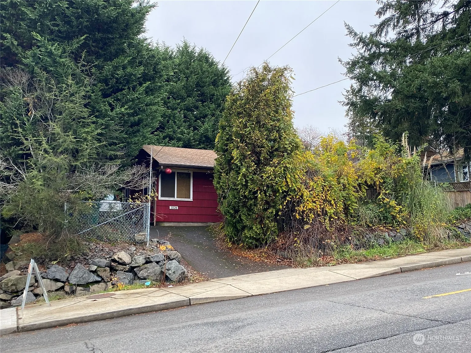 3528 NE 125th St photo 1