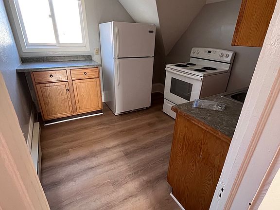 4th image of 548 1/2 Riehl St