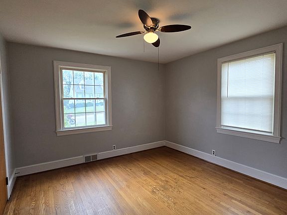 5th image of 188 Rocklawn Ave