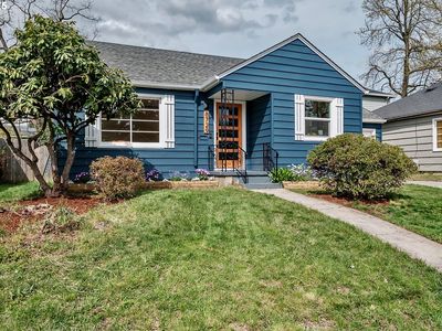 8729 SE Washington St, Portland, OR, 97216