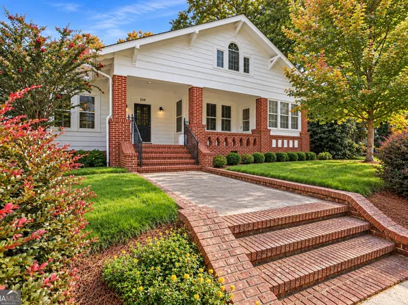 359 E Tugalo St, Toccoa, GA 30577