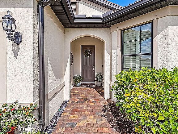 3rd image of 4064 E Hampton Cir