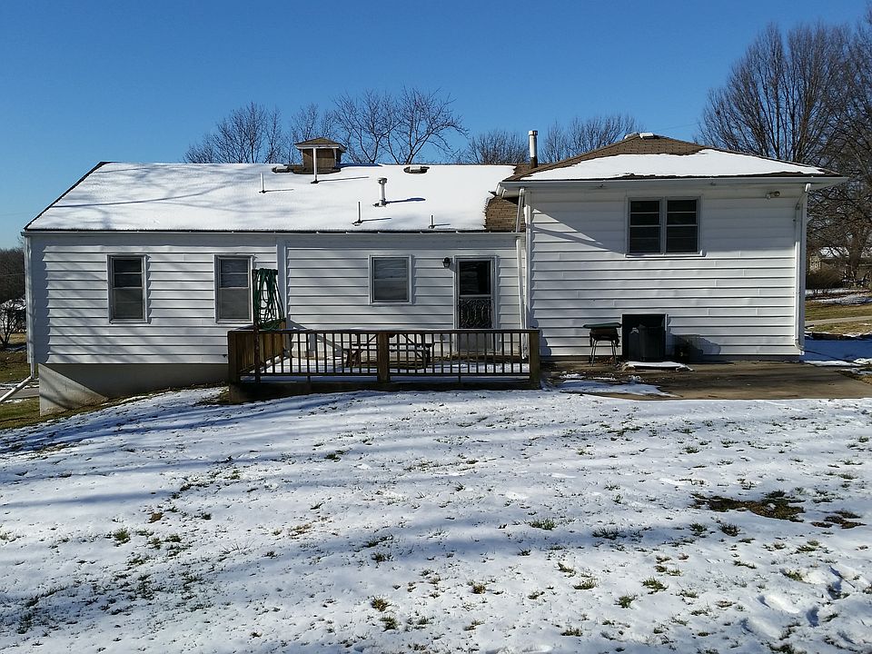 2nd image of 2011 N Redwood Dr