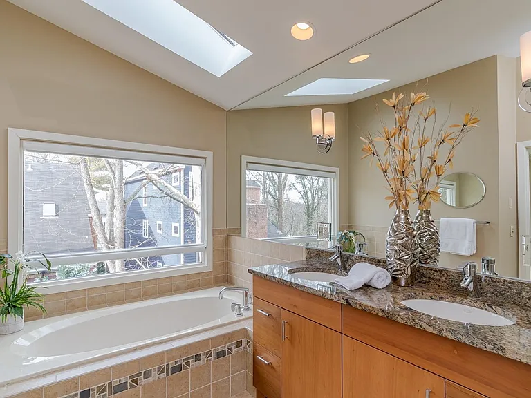 1209 Hidden Wood Pl — Photo 9
