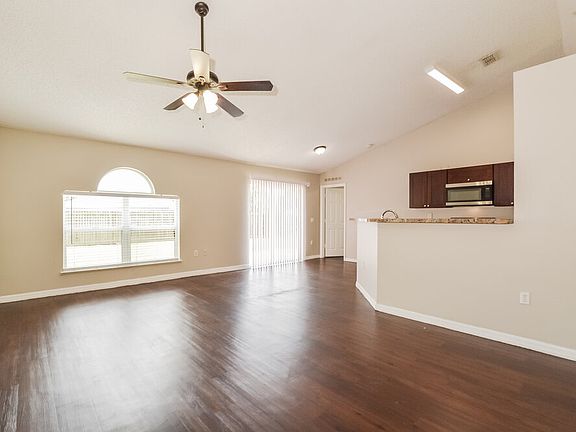 4th image of 643 Crane Dr