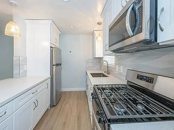 418 N Broadway #418.3 — Photo 7