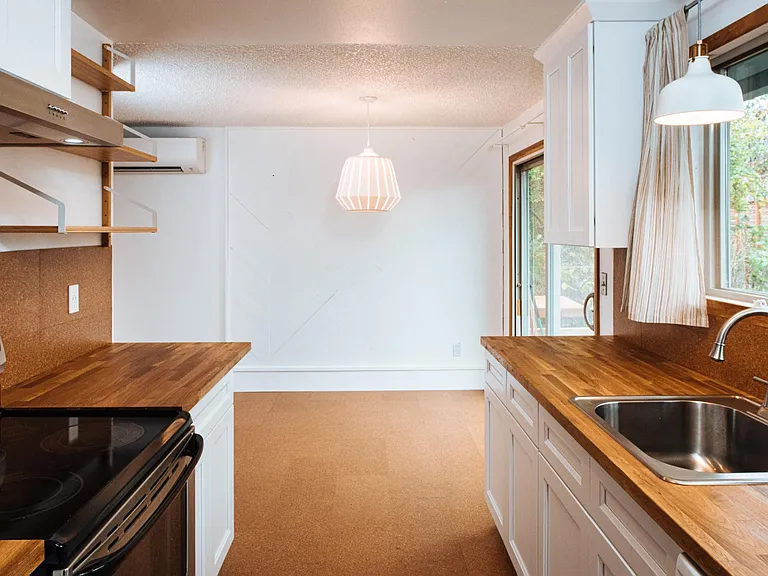 5241 NE 33rd Avenue Alberta Arts Duplex — Photo 3
