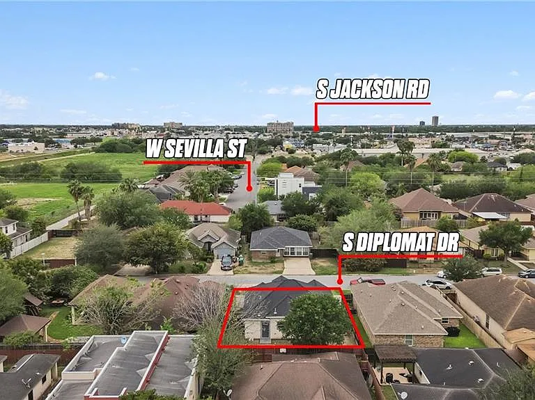 907 S Diplomat Dr — Photo 18