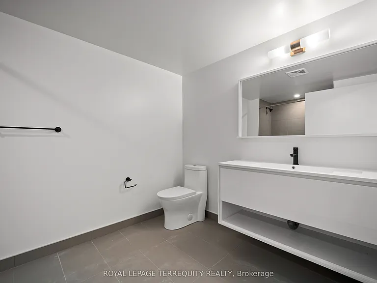 2 Augusta Ave #1303 — Photo 22