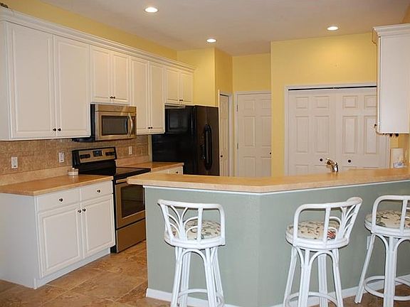 4th image of 4449 Strathmore Dr