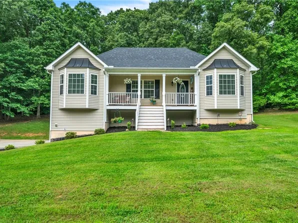 50 Thomason Farm Dr, Talking Rock, GA 30175