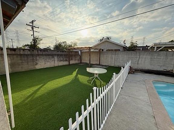 2nd image of 6109 Riverton Ave