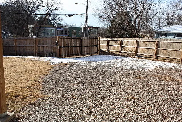 1101 Vail Cir — Photo 32
