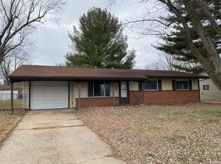 813 Coral Dr, Fairview Heights, IL 62208