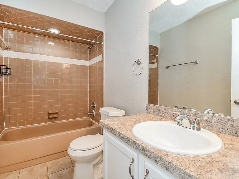 8468 Hamden Rd — Photo 15