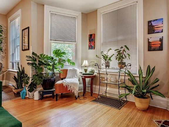 4th image of 1364 N Franklin St #B