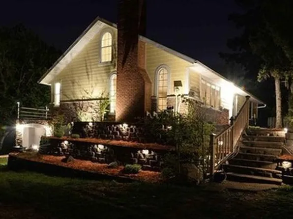 2016 Mendelssohn Ave N, Golden Valley, MN 55427