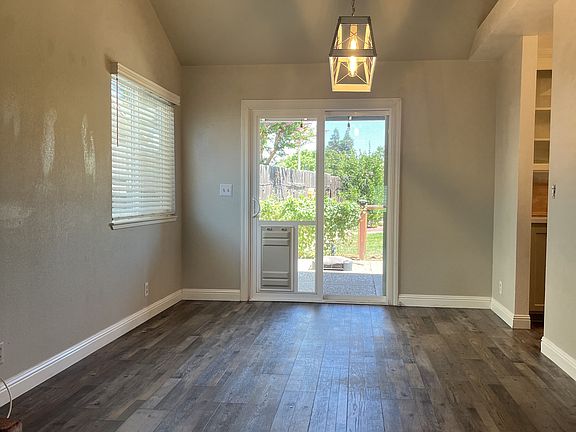 4th image of 1741 Tamarack Dr