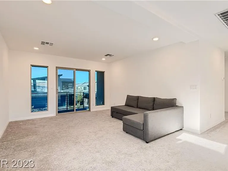 7037 Sunland Ave — Photo 10