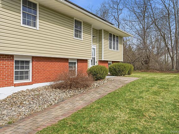 4th image of 227 Lakeside Road