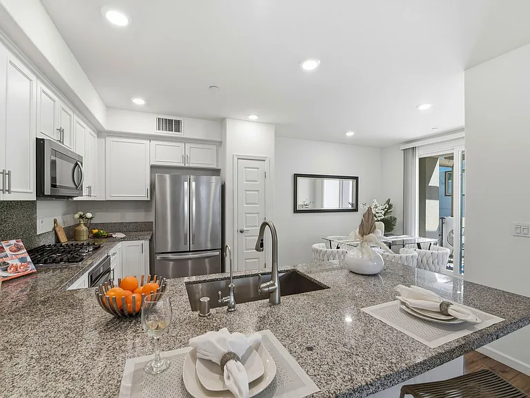 3078 Empoli Ln #5 — Photo 31