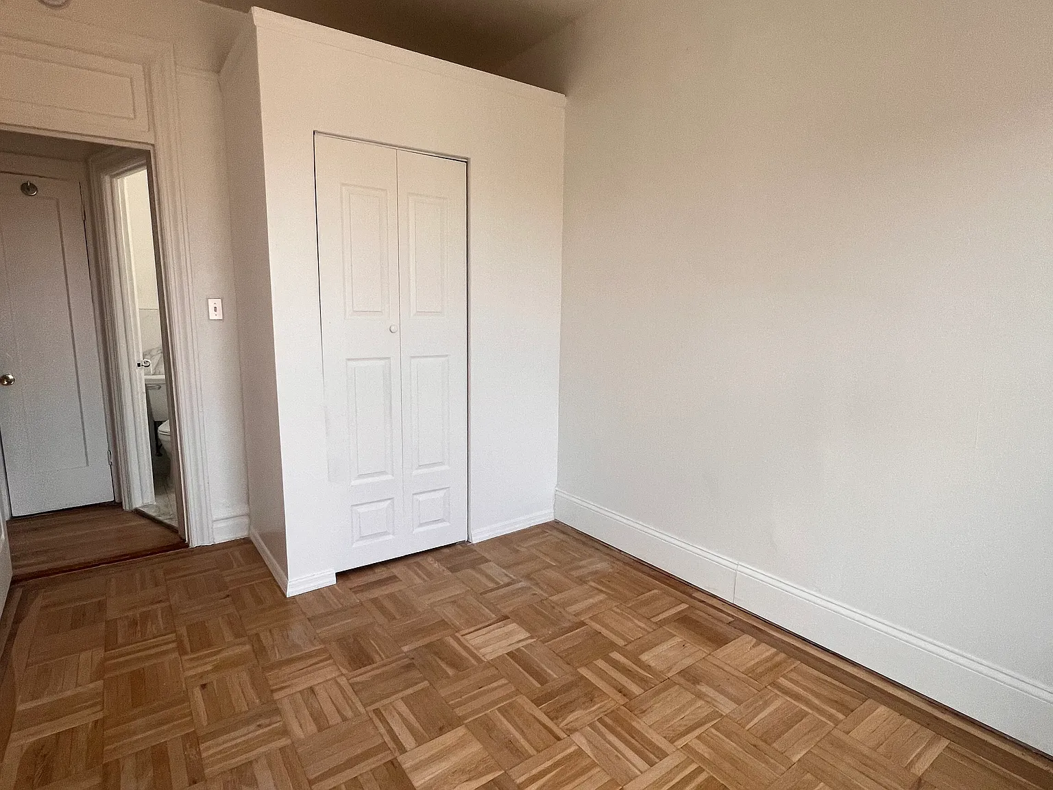 2143 Chatterton Ave — Photo 4