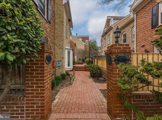 913 Oronoco St, Alexandria, VA 22314