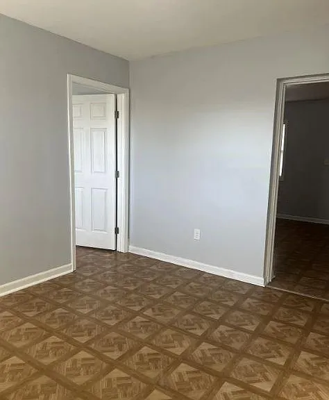 305 W Oak St — Photo 14