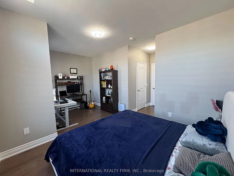 45 Daisy Meadow Cres — Photo 12