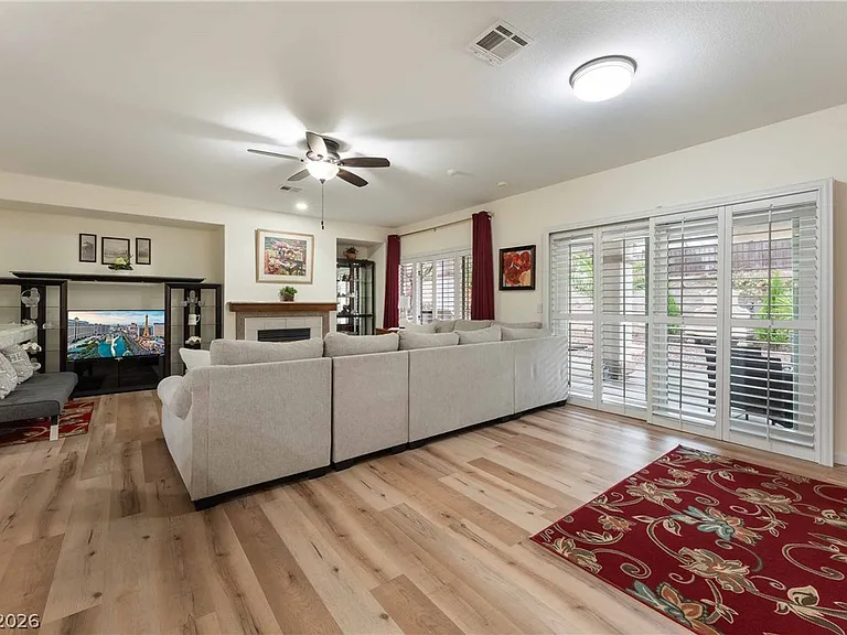 2565 Leighton Ave — Photo 9