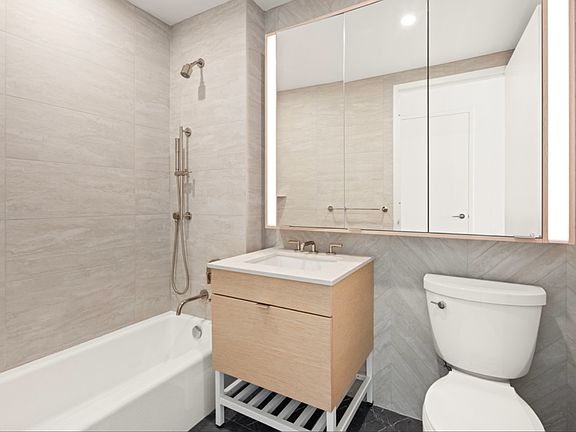 4th image of 300 E 83rd St #10B