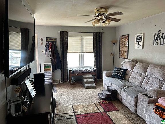 4th image of 1633 Goldie Ave