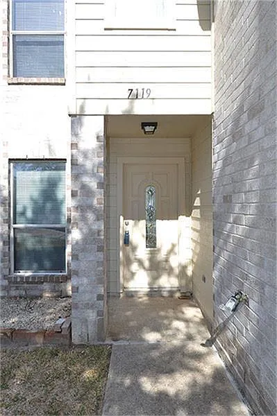 Building Photo - 7119 Foxvista Ln