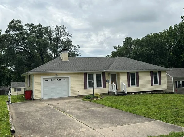 311 N 18th St, Lexington, MO 64067