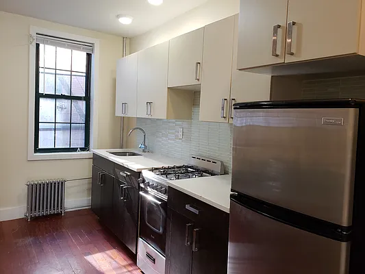 Rented by Signature Property Realty | media 2