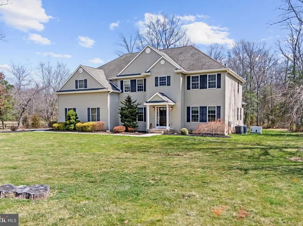 13 Harvest Dr, Pittsgrove, NJ 08318