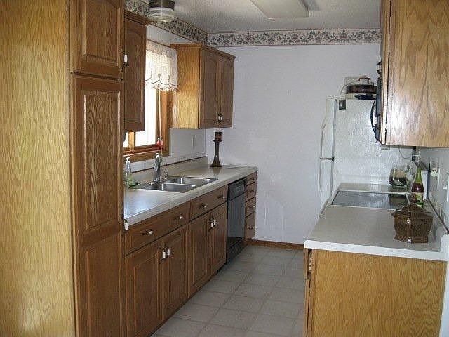 2nd image of 410 Grace St