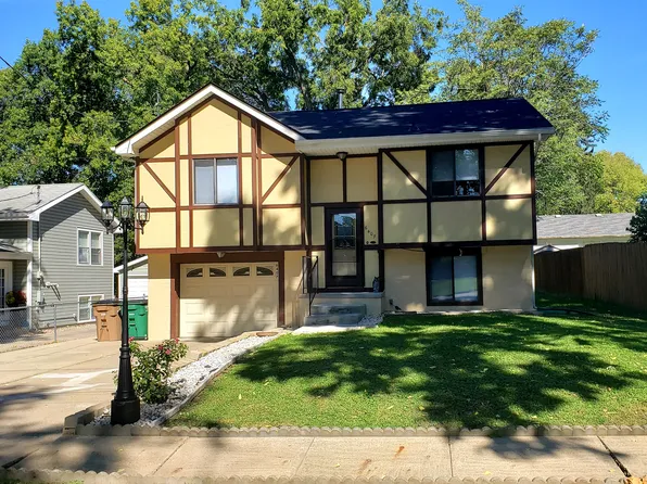 6407 Carpenter Ave, Windsor Heights, IA 50324