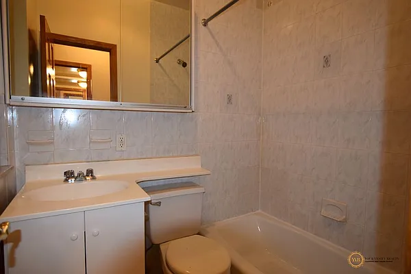 Rented by Your Vanity Realty | media 59