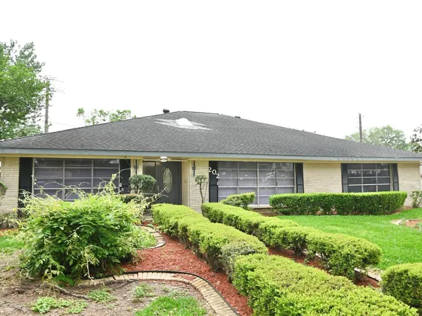 202 Coronation Dr, Houston, TX 77034