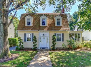 35 Kilburn Rd, Garden City, NY 11530