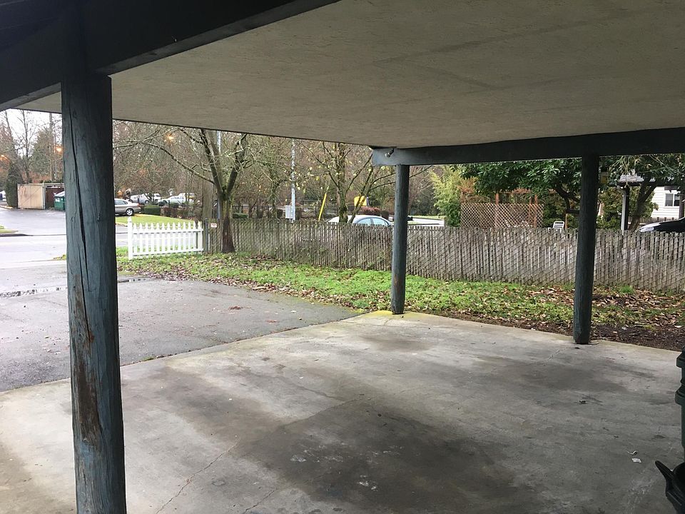 2nd image of 1023 NE Northgate Way