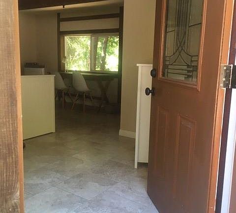 3rd image of 225 Breckenridge Ln