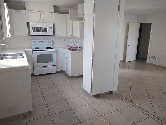 5th image of 3466 Garnet St #159