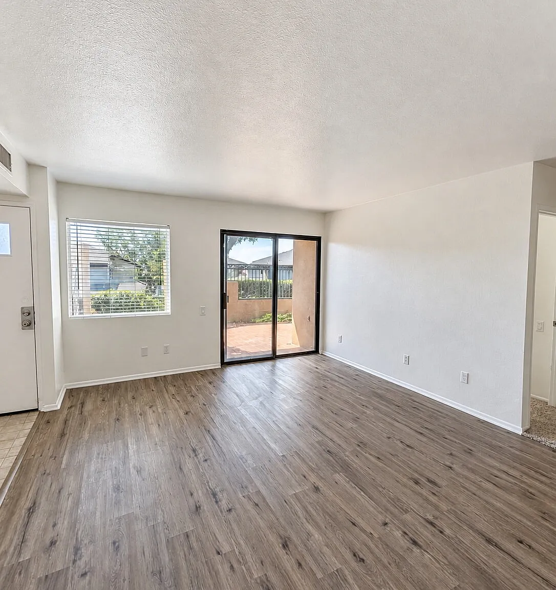 2 bed, 1.0 bath, 781 sqft, $2,900 — Photo 2