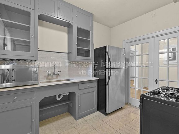 4th image of 436 Westmoreland St #2