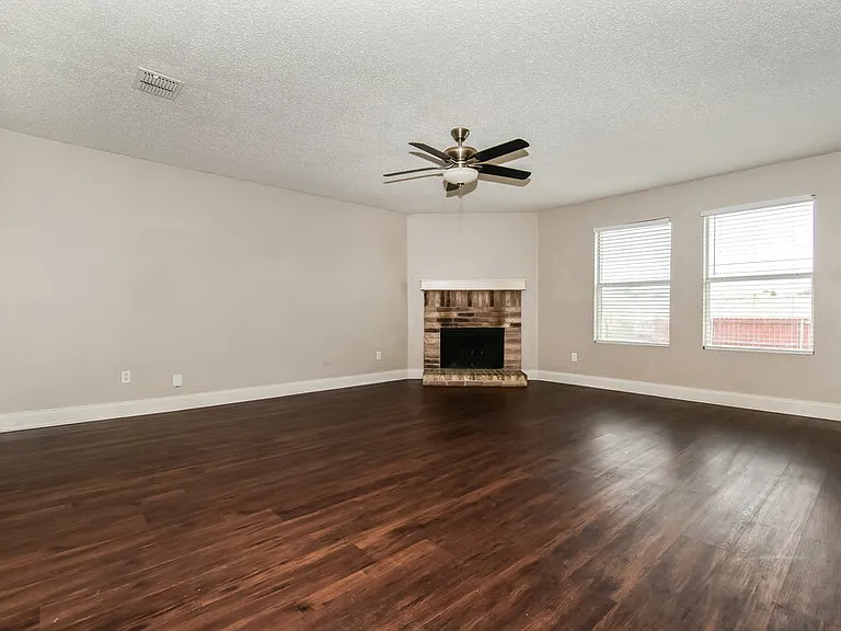 1476 Hickory Creek Ln — Photo 4