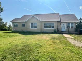 11015 Lakeview Dr, Manhattan, KS 66503