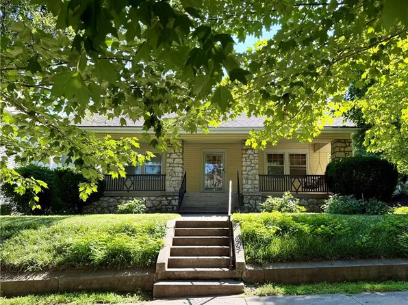 1011 S 5th St, Leavenworth, KS 66048